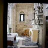 Ma il vero tesoro della chiesa risiede nel vano della sagrestia, alla destra dell�altare